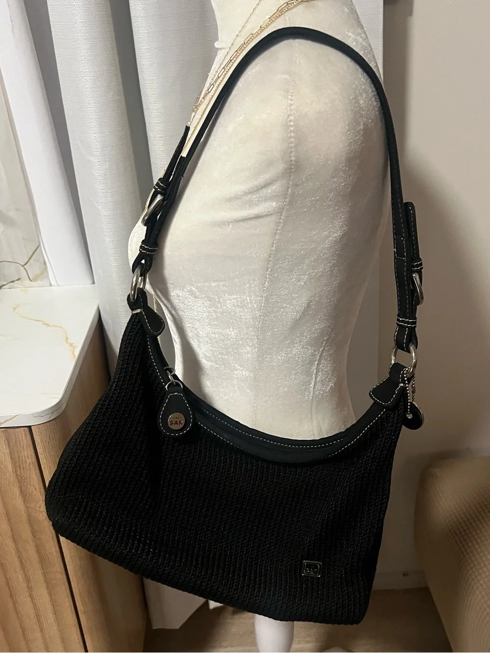 The Sak Black Crochet Knit Shoulder Hobo Bag Adjustable Strap Boho Classic